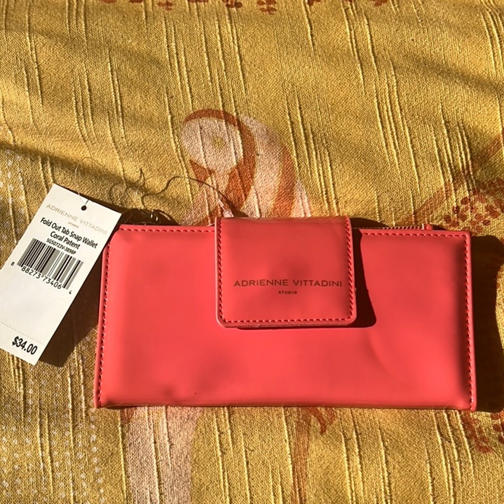 Adrienne Vittadini Vibrant Coral Pink Clutch 🪸